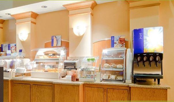 Crossroad Inn And Suites Salem Restaurant photo