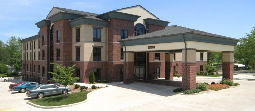 Crossroad Inn And Suites Salem Exterior photo